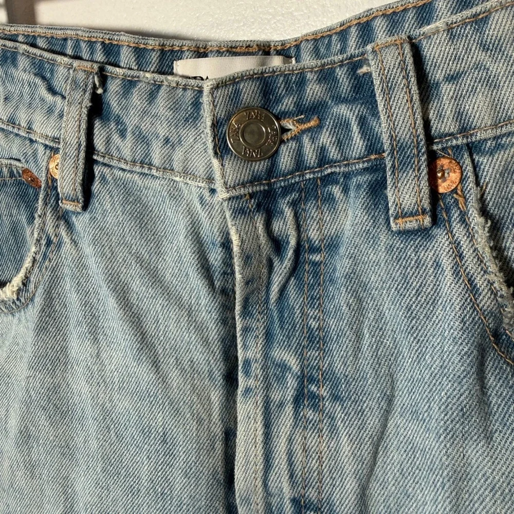 Zara Woman High Waisted Straight Leg‎ Distressed Light Wash Jeans Size 6